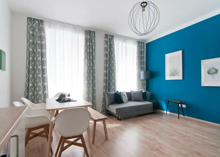 Stylish Self-Check-In Apartment With 2 Bedrooms